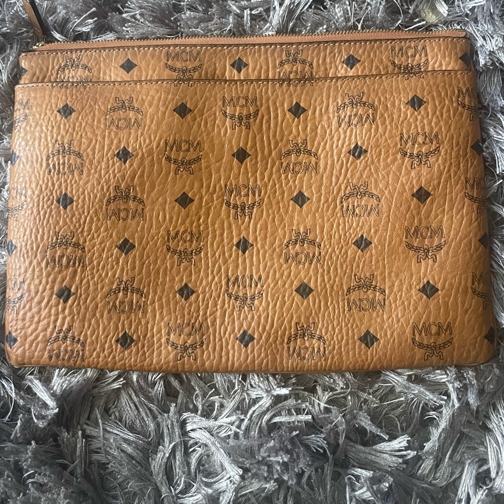 mcm clutch